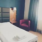 H6 Major Travel & Business, Free Parking Kraków
