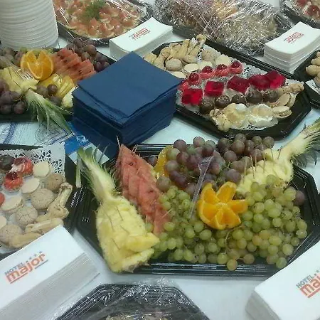 Hotell H6 Major Travel & Business, Free Parking 3*