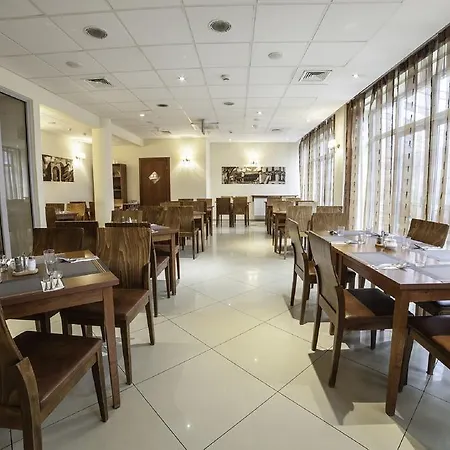 Hotel H6 Major Travel & Business, Free Parking 3*