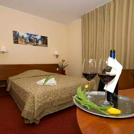 Hotel H6 Major Travel & Business, Free Parking Krakow