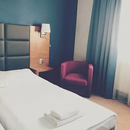 H6 Major Travel & Business, Free Parking Krakow