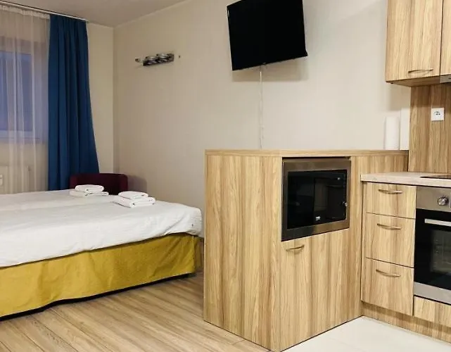 H6 Major Travel & Business, Free Parking