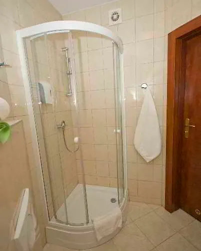 Hotel H6 Major Travel & Business, Free Parking Cracóvia