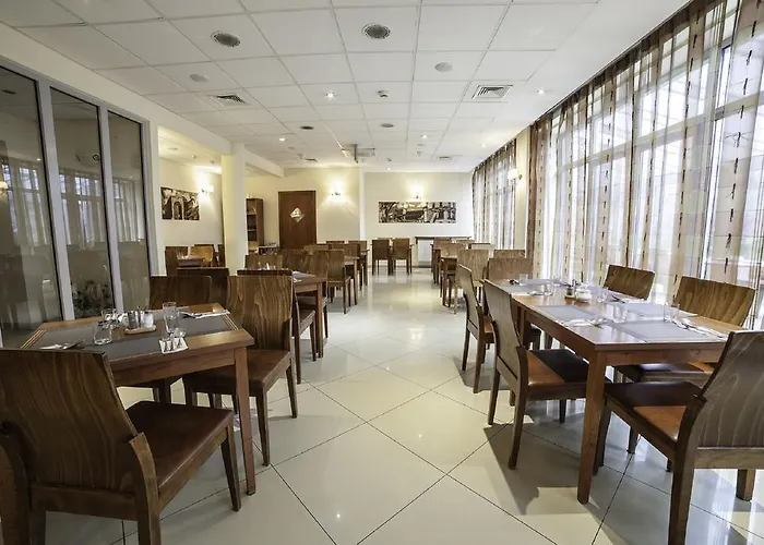 Hotel H6 Major Travel & Business, Free Parking 3*