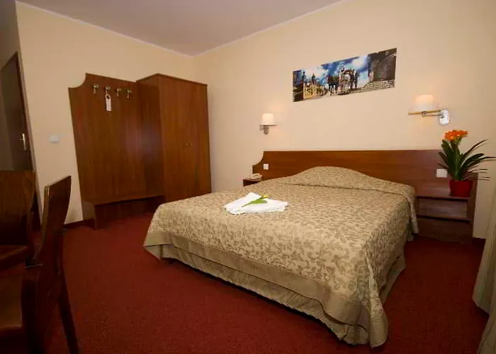 H6 Major Travel & Business, Free Parking Hotel