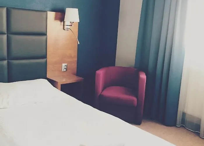 H6 Major Travel & Business, Free Parking Cracóvia